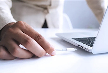 最新の会社の事例について PoEの解決を満たすUSB-Cのモバイル機器